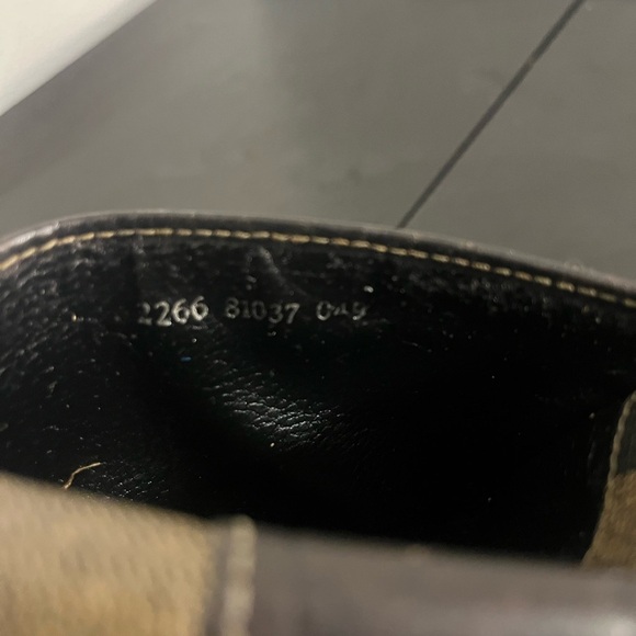 Vintage Fendi Wallet w/Key ring - Picture 4 of 8